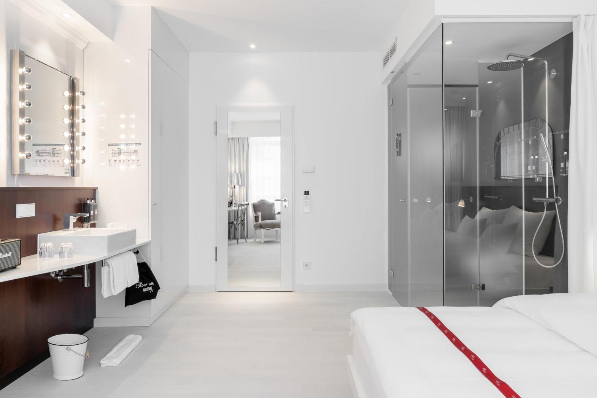 Ruby Coco Hotel Дюселдорф Екстериор снимка